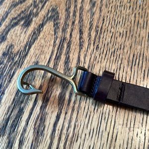 Vineyard Vines brown leather belt